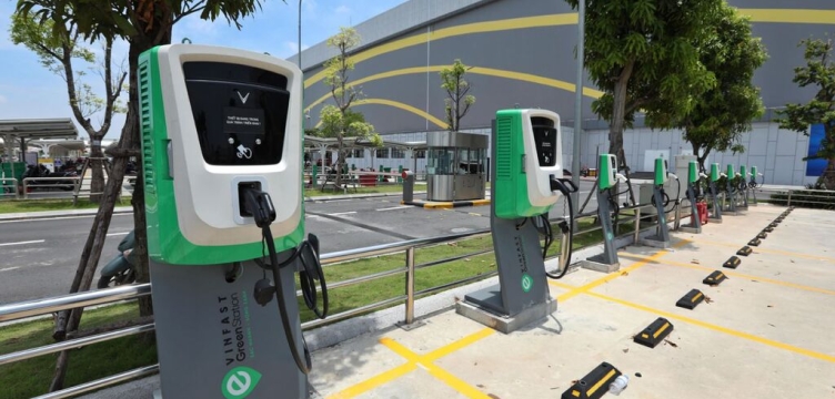 Gỡ khó hạ tầng trạm sạc xe điện