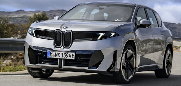 Xe điện BMW hút hàng dù khách chưa lái thử