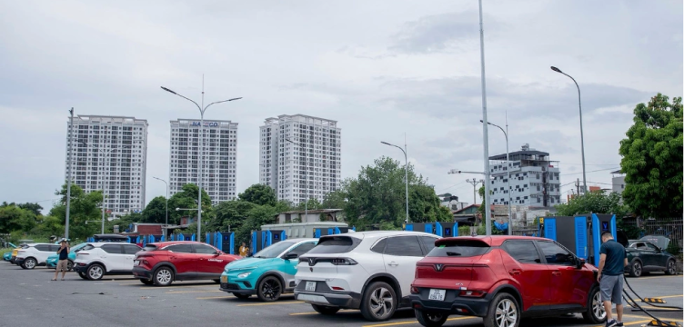 Thúc đẩy phát triển hạ tầng trạm sạc xe điện tại các khu chung cư