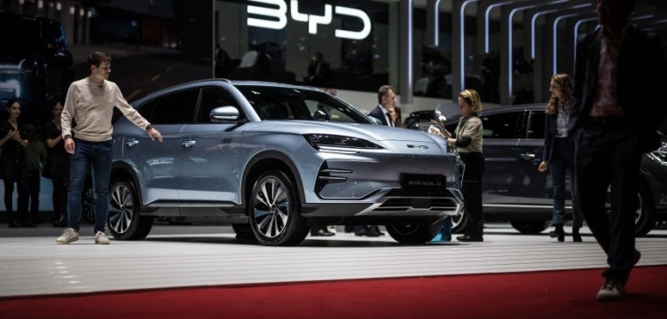 Thế giới có một ông vua xe điện mới