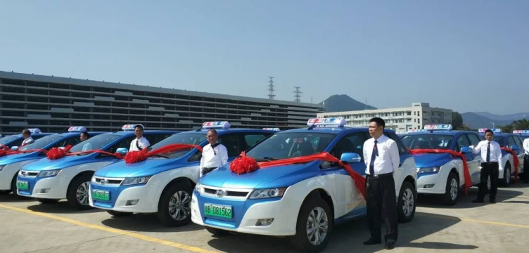 Giá xăng tăng, doanh số xe điện châu Âu bứt phá