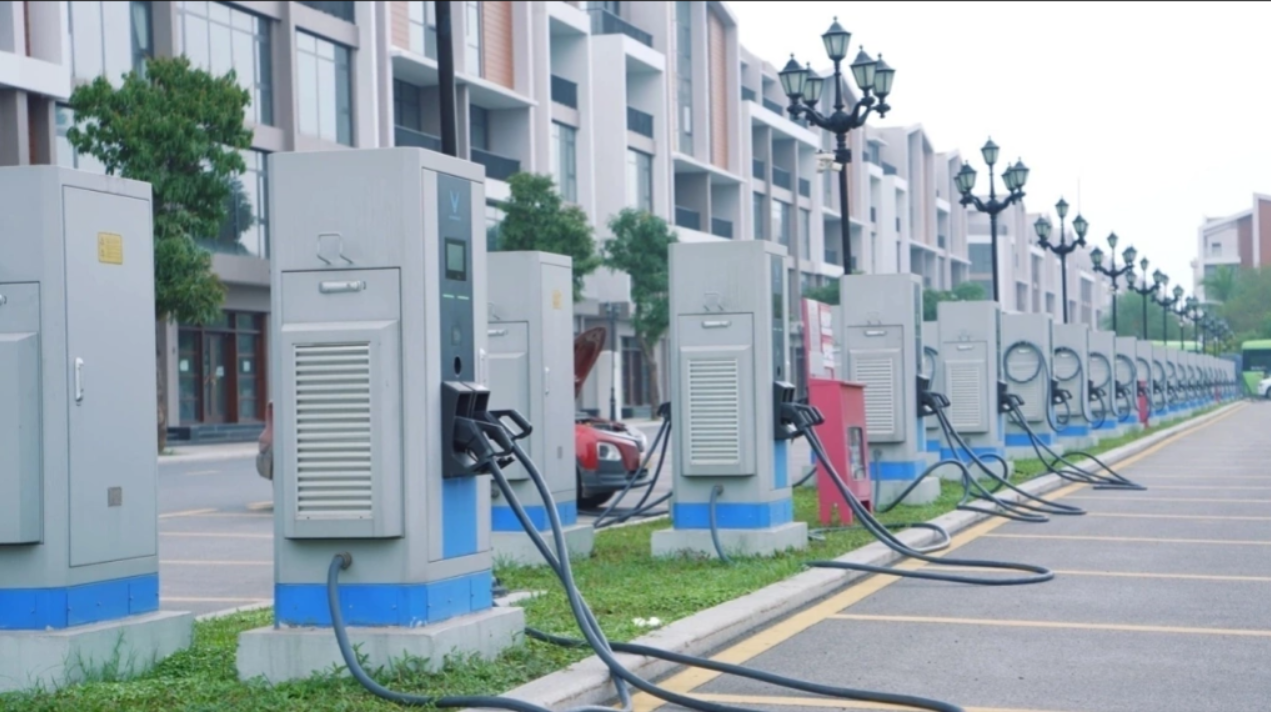 V-Green hợp tác VietinBank đồng hành chủ trạm sạc ôtô điện