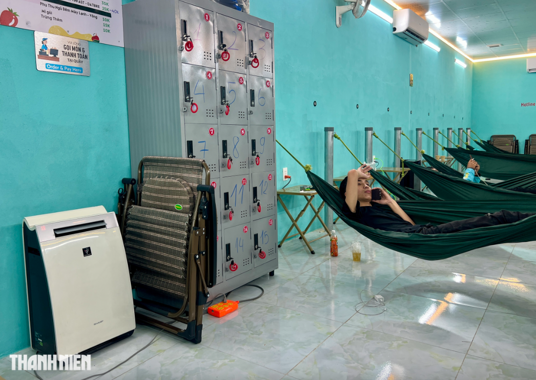 Trạm sạc xe điện 'chill' nhất TP.HCM: Có sân bóng, máy lạnh, lọc không khí