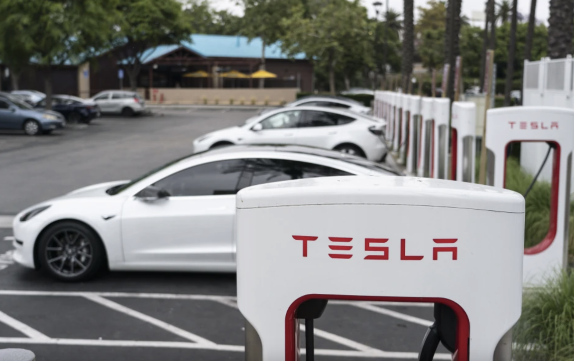 Luật hóa "quyền sạc xe điện" ở các nước trên thế giới