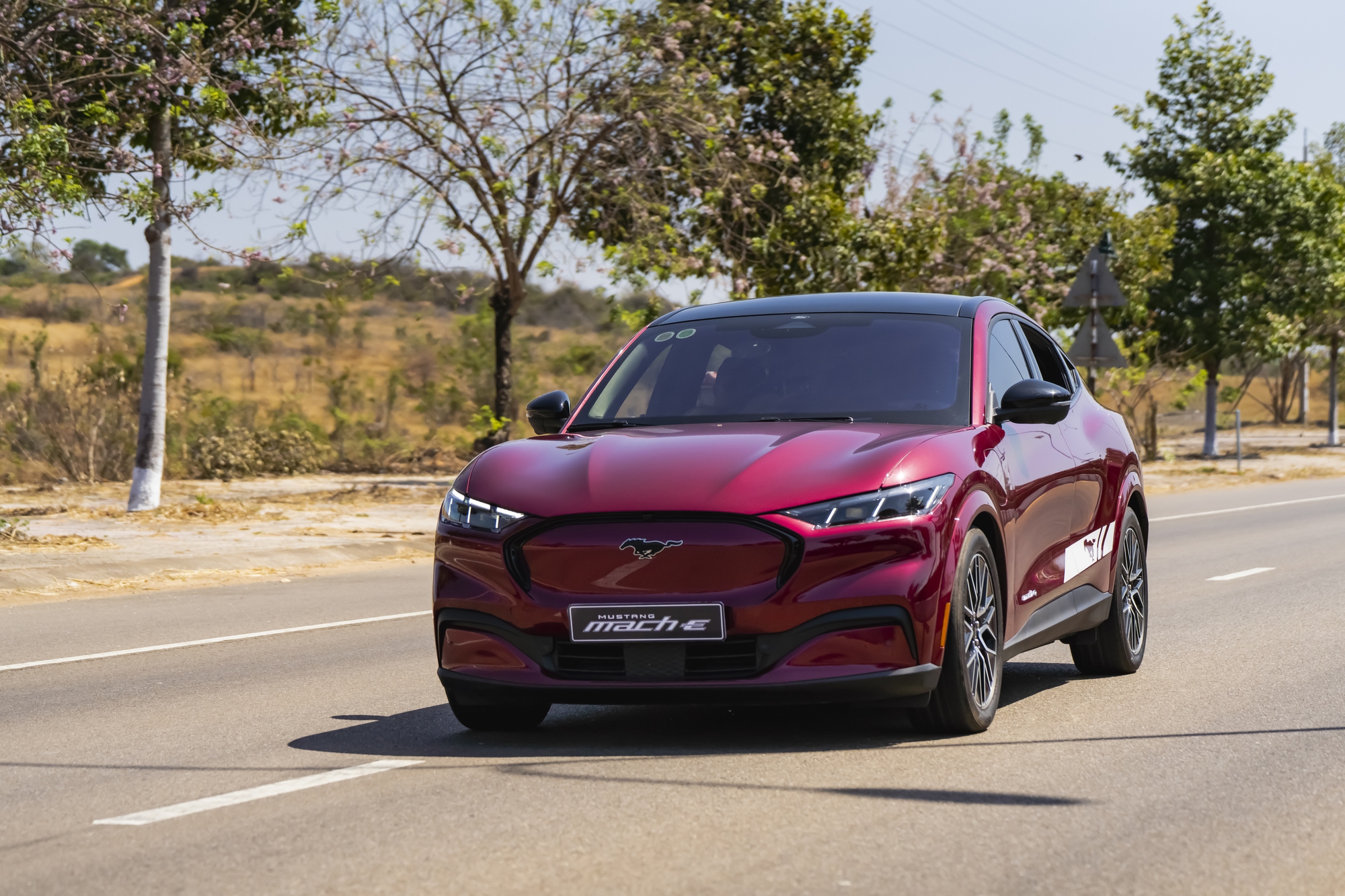 Mẫu xe điện đầu tiên của Ford tại Việt Nam bất ngờ giảm giá gần 1 tỷ đồng