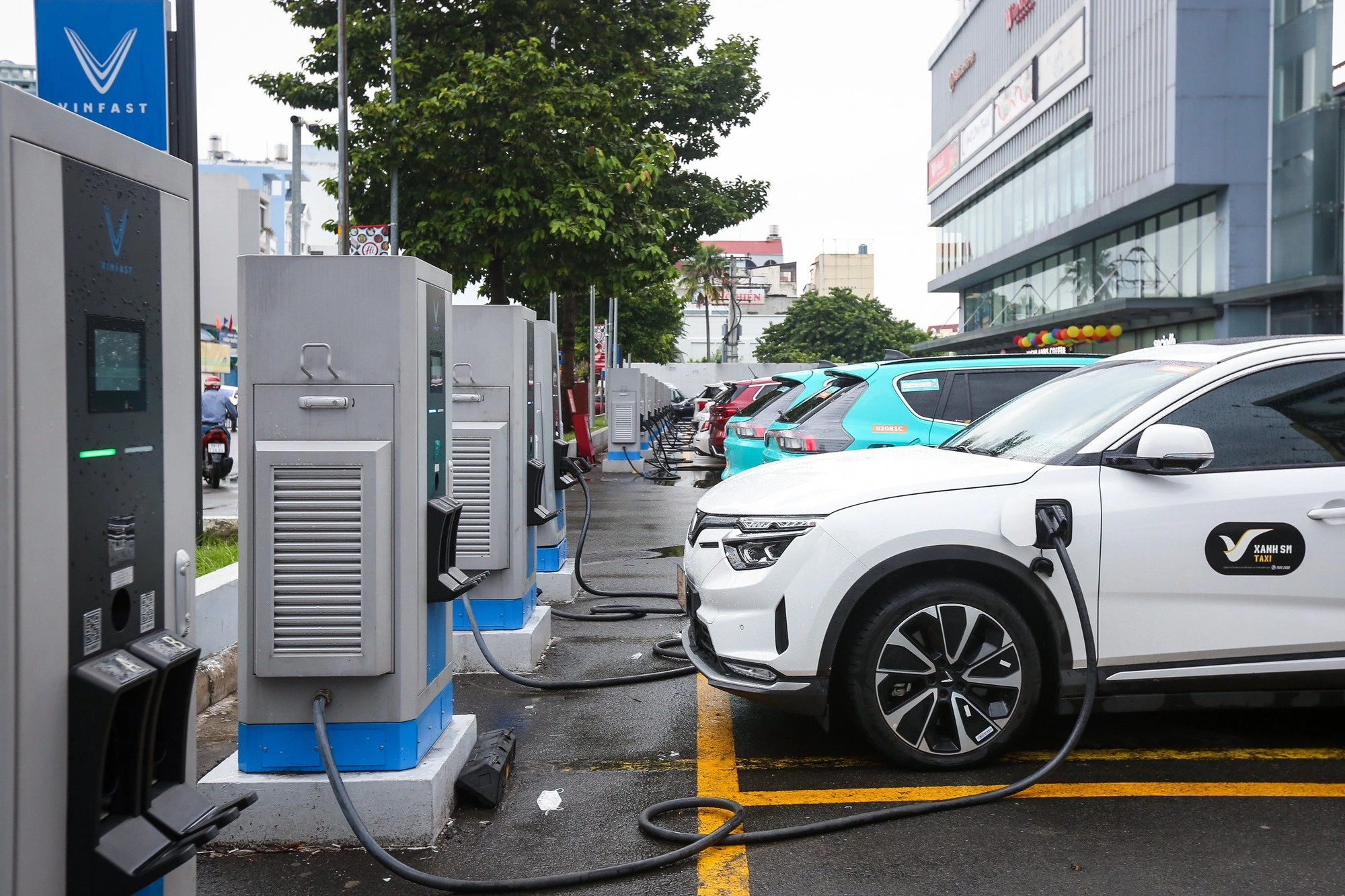 Mở trạm sạc xe điện: Tiềm năng nhưng không "dễ ăn"!